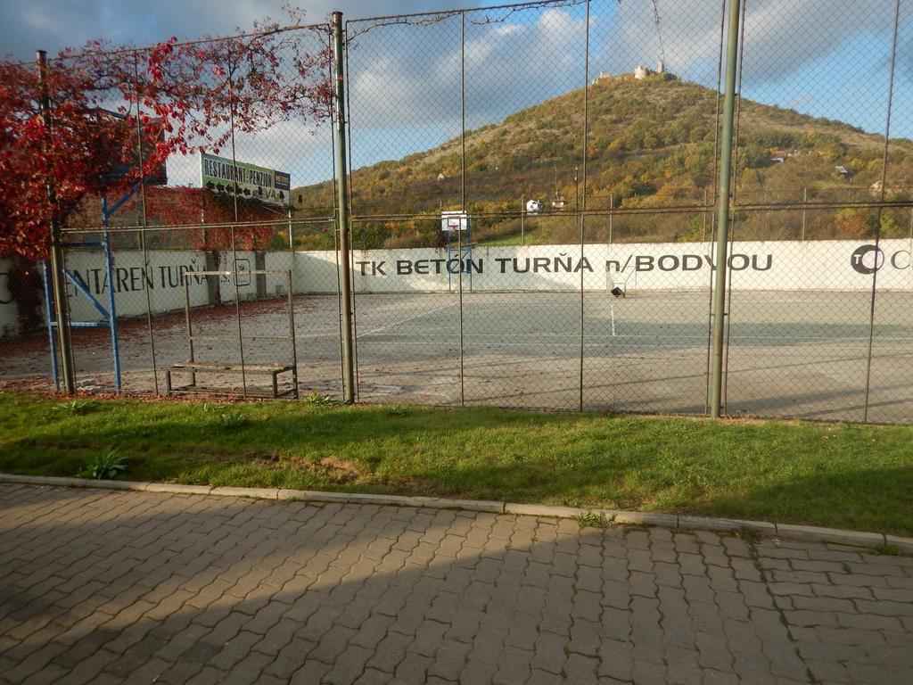 Turna nad Bodvou Penzion Reva מראה חיצוני תמונה